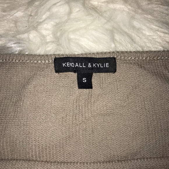 LAST CHANCE❗️Kendall and Kylie Halter Top - Picture 4 of 4